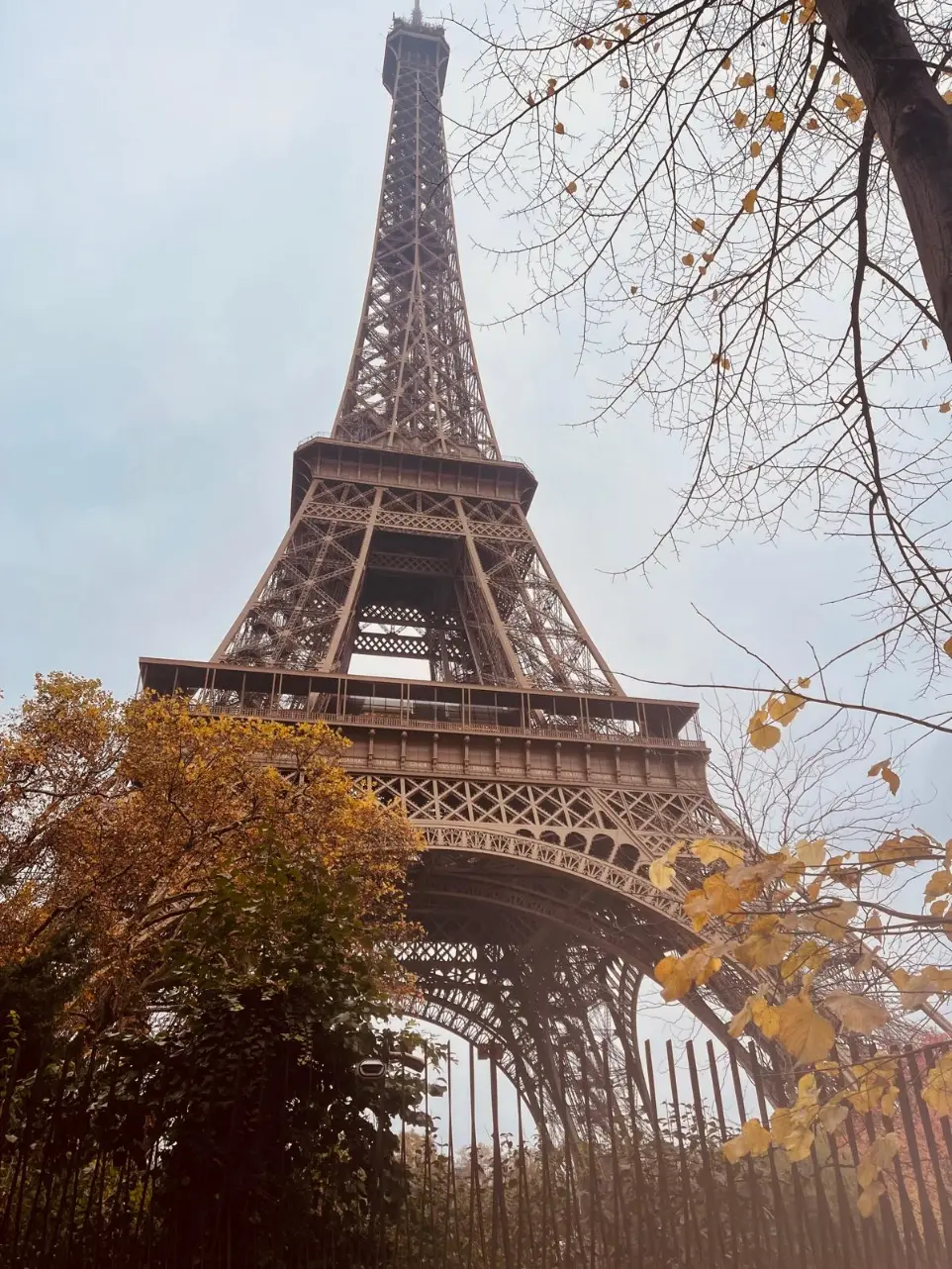 Eiffel Tower in Paris during Automn